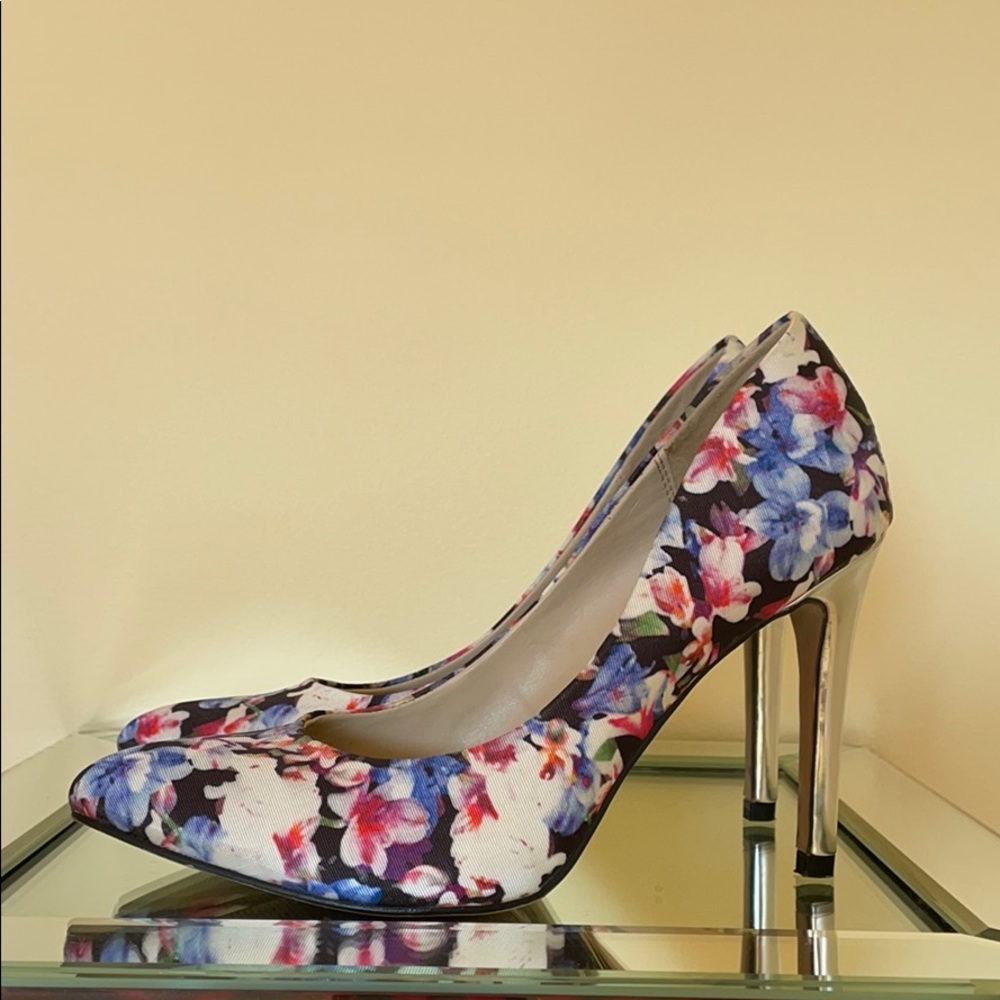 Floral print stiletto heels